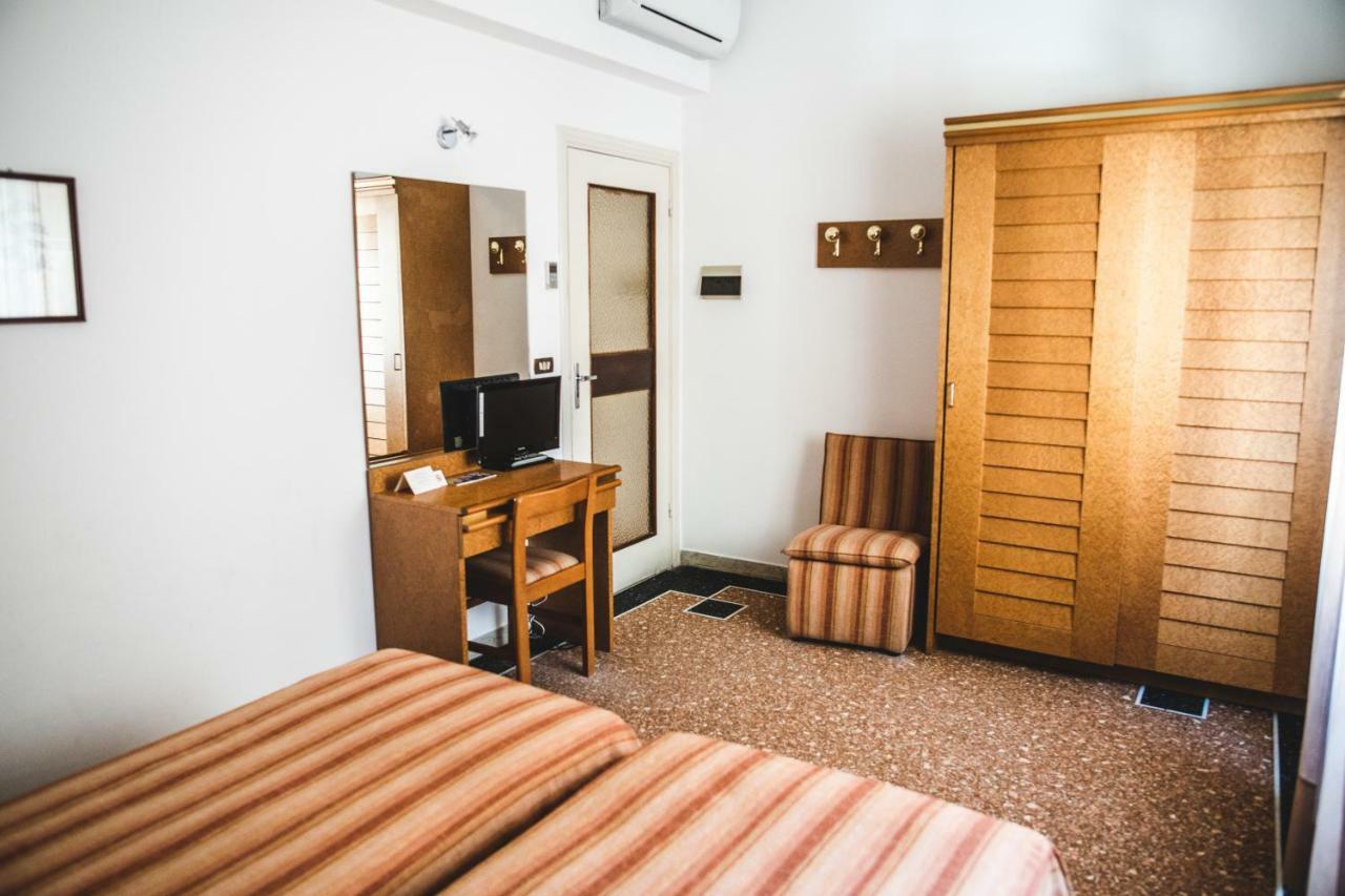 Hotel West End Alassio Exterior foto